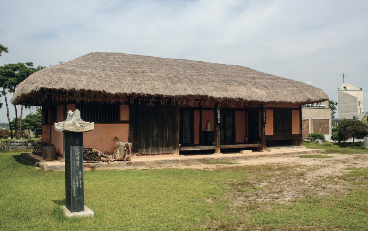 성 다블뤼 주교관 겸 성 손자선 토마스 생가. 충남도 제공.