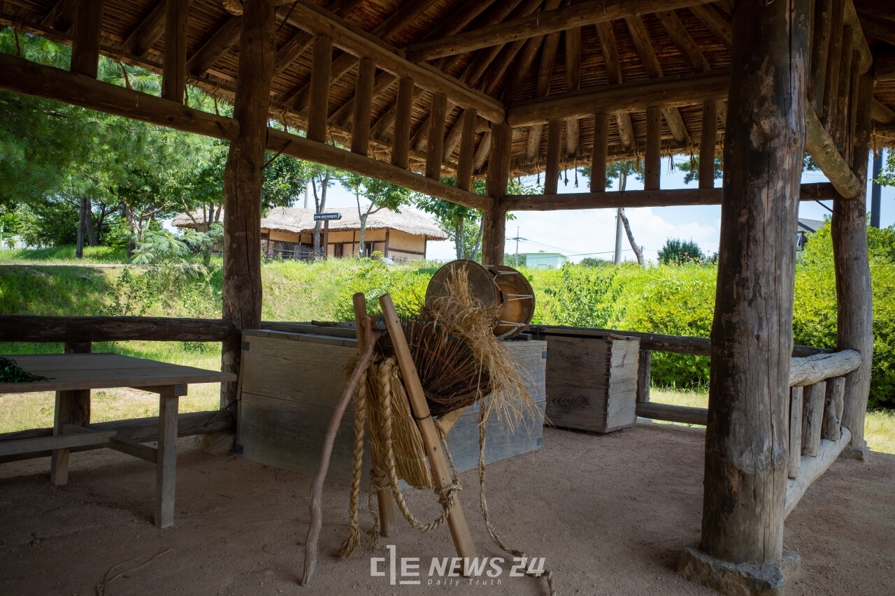 수리박물관 옆으로 농기구 체험 시설이 마련됐다. 황재돈 기자.