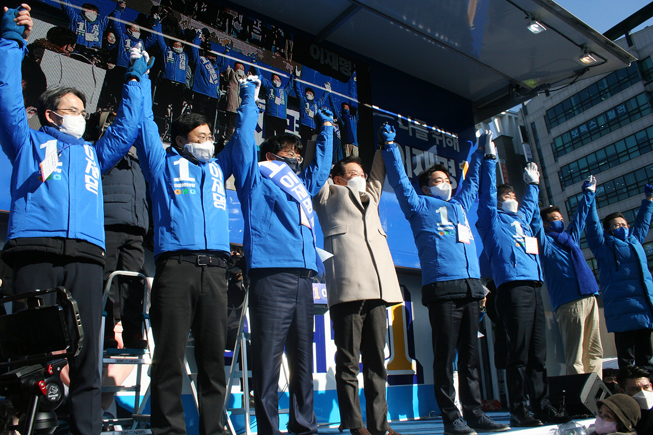 지난 23일 이재명 더불어민주당 대선 후보의 충남 천안 유세 현장 모습. 류재민 기자.