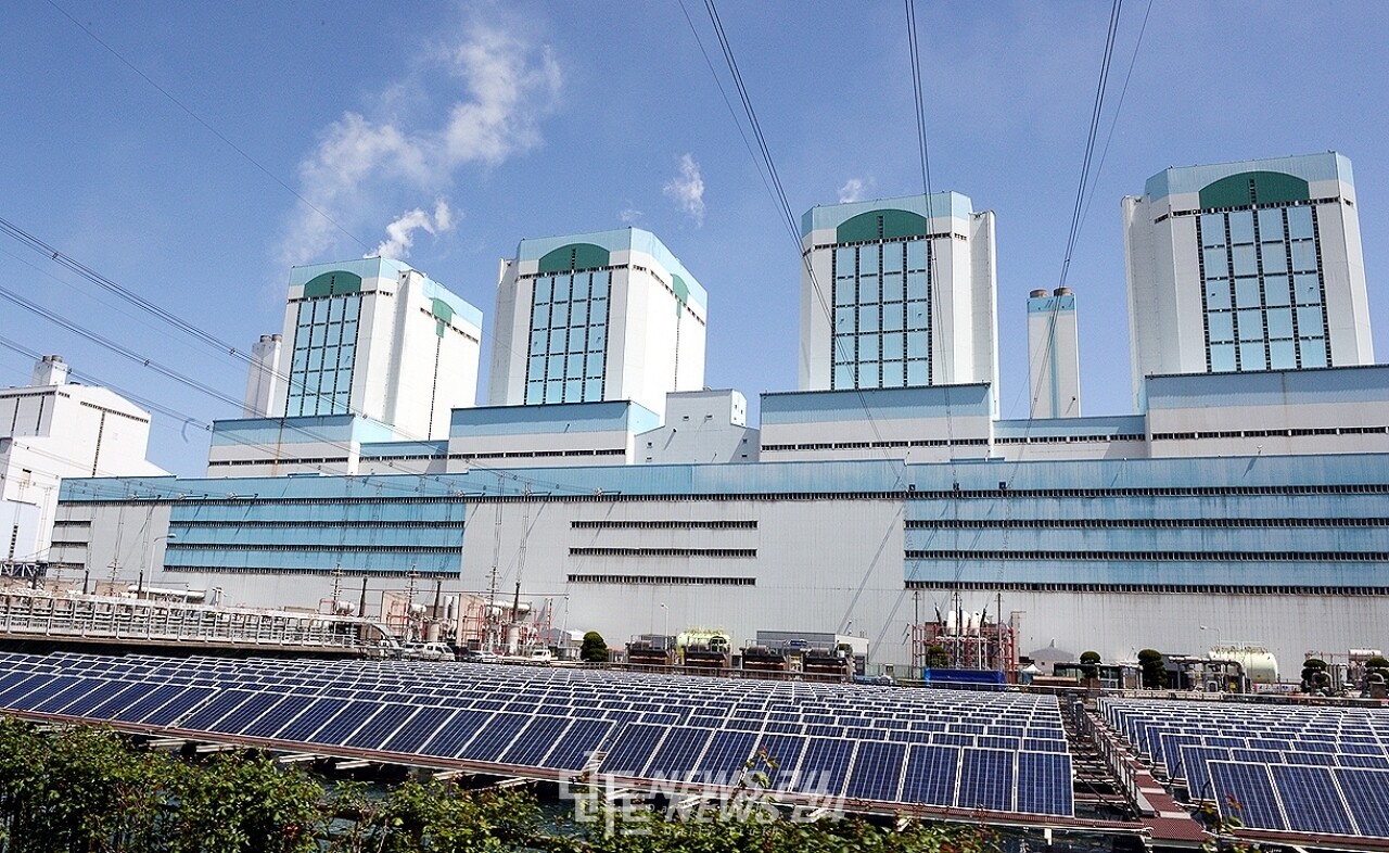 충남도는 석탄화력발전소 폐지에 따른 대체산업 육성을 계획하고 있다. 
