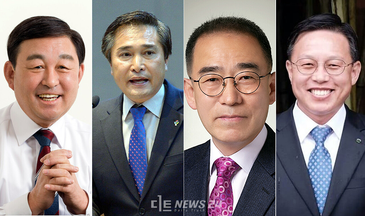 황선봉 예산군수와 김용필 전 충남도의원, 오진열 충남도합기도협회장, 김영우 예산포럼 상임이사.