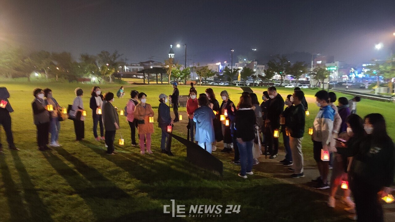 충남 부여군은 (재)백제고도문화재단과 공동으로 이달부터 오는 10월까지 세계유산 활용 프로그램 ‘이보다 더 좋을 수 없다! 백제 힐링 대축제’를 개최한다