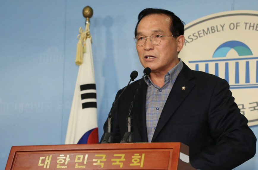 세종시지방선거를 책임질 총사령탑에 김중로 전 국회의원이 임명됐다.