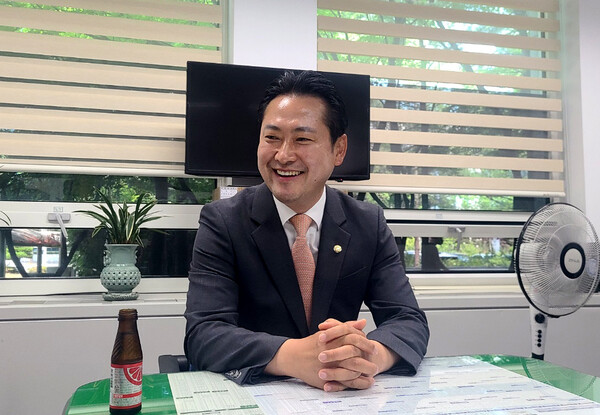 장동혁 국민의힘 국회의원(충남 보령·서천)이 22일 자신이 정치를 시작한 대전을 방문해 당선 소회와 앞으로의 포부를 밝히고 있다. 한지혜 기자.