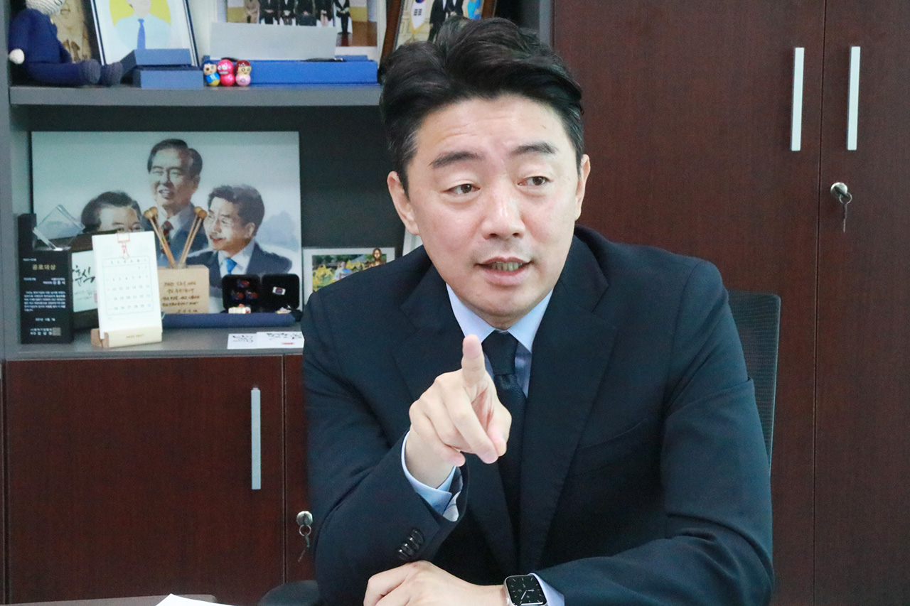 8·28 더불어민주당 전당대회에 비수도권 유일 당대표 예비후보로 출마한 강훈식 의원의 도전에 충청권의 이목이 쏠리고 있다. 강훈식 의원실 제공.