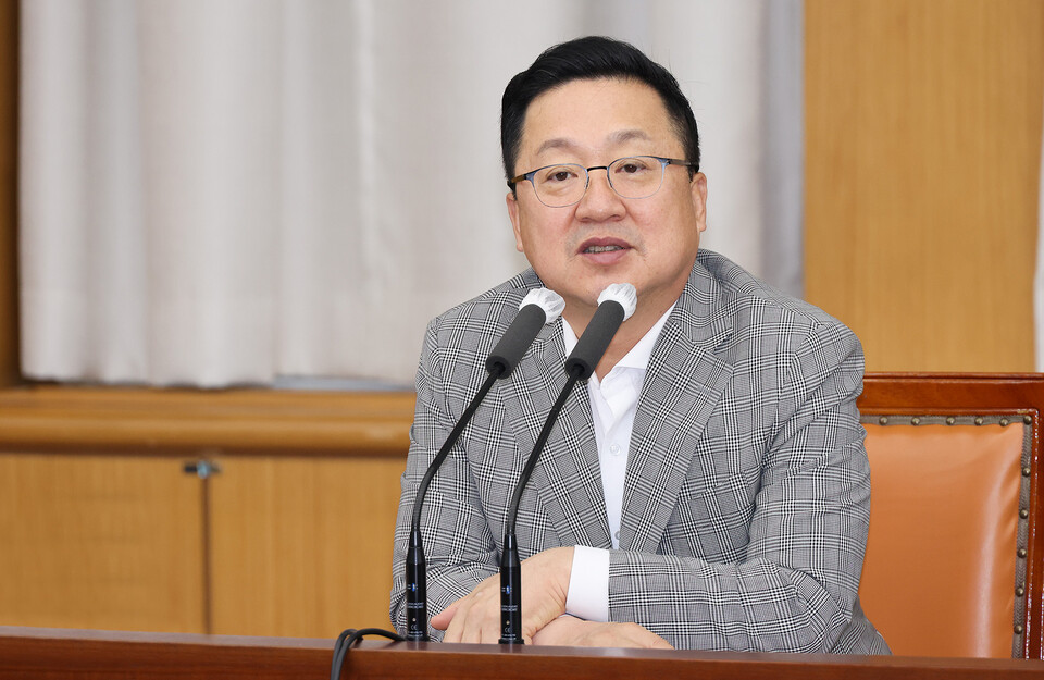 2일 확대간부회의를 주재하고 있는 이장우 대전시장. 대전시 제공.