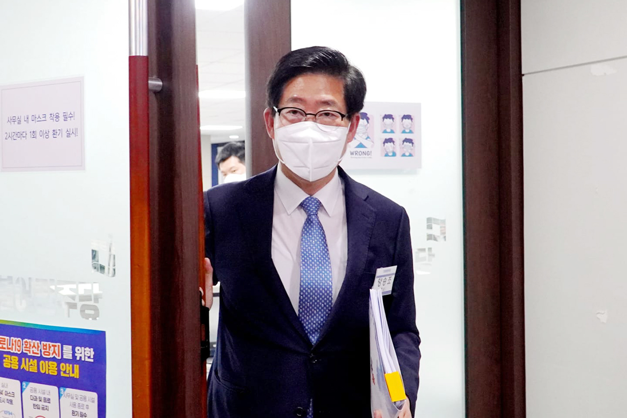 양승조 전 충남지사가 더불어민주당 ‘참좋은지방정부’ 위원장으로 임명됐다. 지방의 역량을 키우고 국가 균형발전에 역할을 바라는 이재명 대표의 의중이 담긴 인선으로 해석된다. 양승조 위원장 페이스북.