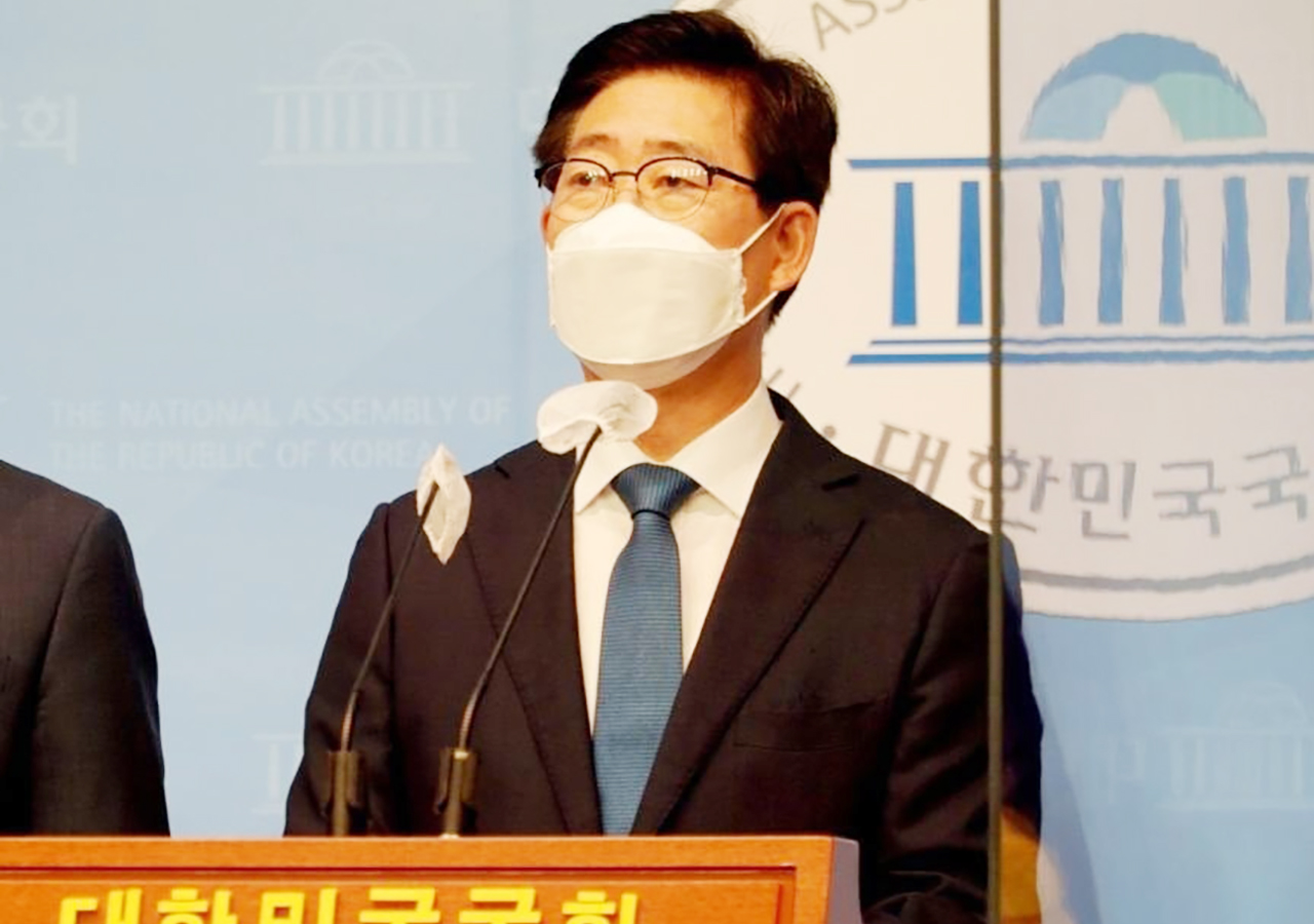 양승조 위원장은 본보와 전화 인터뷰를 통해 "중앙 정치와 지방정부를 맡은 경험을 살려 좋은 지방정부를 만들도록 최선을 다하겠다”고 각오를 밝혔다. 양 위원장 페이스북.