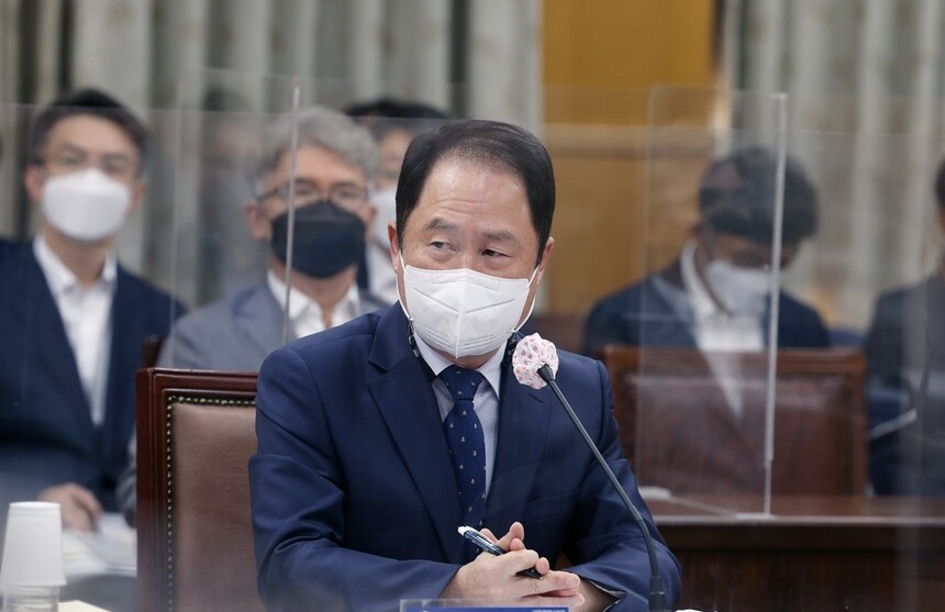 연규양 대전교통공사 사장 임용후보자가 29일 대전시의회 인사청문특별간담회에서 청문위원 질의에 답변하고 있다. 대전시의회 제공.