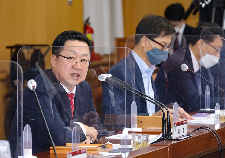 이장우 대전시장이 4일 오전 대전시청에서 확대간부회의를 주재하고 있다. 대전시 제공.