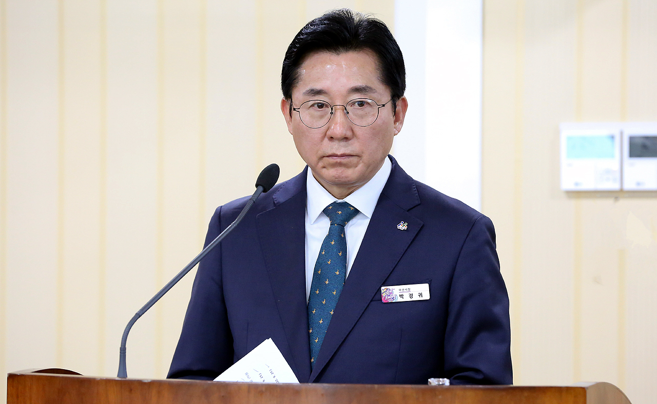 박경귀 시장은 지난 13~14일 민선8기 ‘첫 방어전’ 격인 제9대 아산시의회 시정질문 답변에 나섰다. 아산시의회 제공.