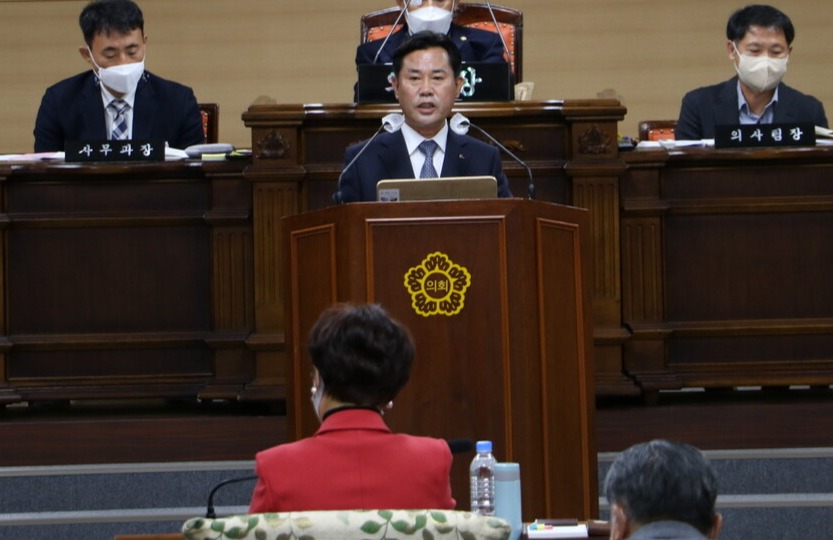 박정현 부여군수가 28일 제269회 부여군의회 정례회에서 시정연설을 통해 "내년도 예산안을 7728억 원으로 편성했다"고 밝혔다.  부여군 제공.