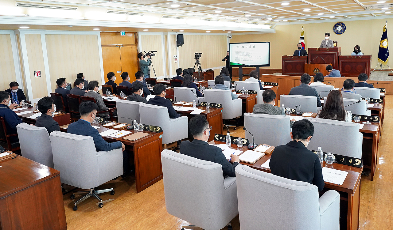 2일 열린 아산시의회 제240회 제2차 정례회 제2차 본회의 모습. 아산시의회 제공.