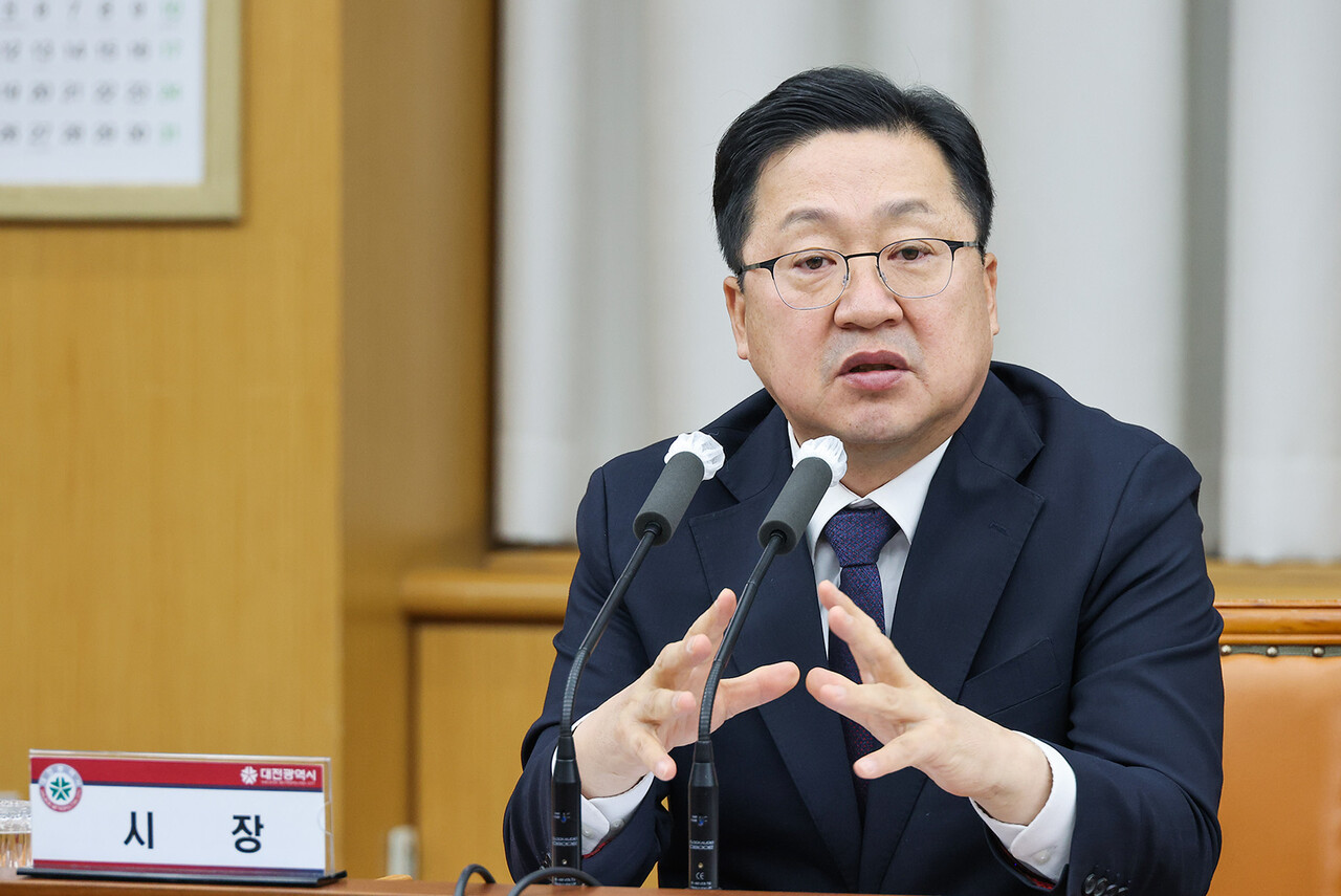 이장우 대전시장이 28일 열린 주간업무회의에서 대전시와 대덕특구와의 협력을 강조하고 있다. 대전시 제공.