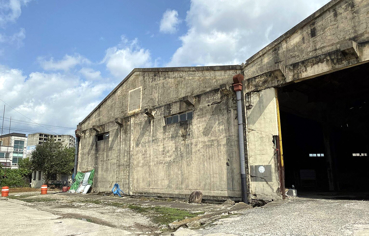 군은 충남방적 옛 공장 건물들을 철거한 이후 활용방안에 대해 주민들의 의견을 수렴해 결정한다는 방침이다. 예산군 제공.