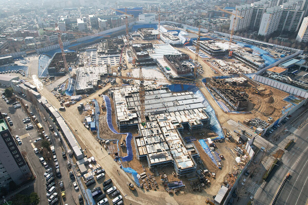 대전시 서구 탄방 1구역(숭어리샘) 재건축정비사업 현장. 드론 영상자료.