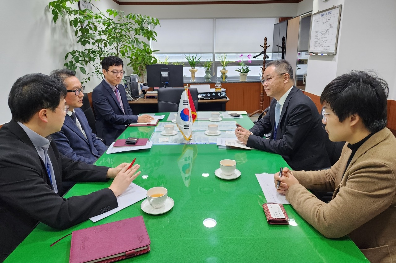충남도는 10일 중국 장쑤성 사절단이 코로나19 이후 처음으로 도를 공식 방문해 기존 협력분야와 신규 협력 방안을 논의했다고 밝혔다. 충남도 제공.