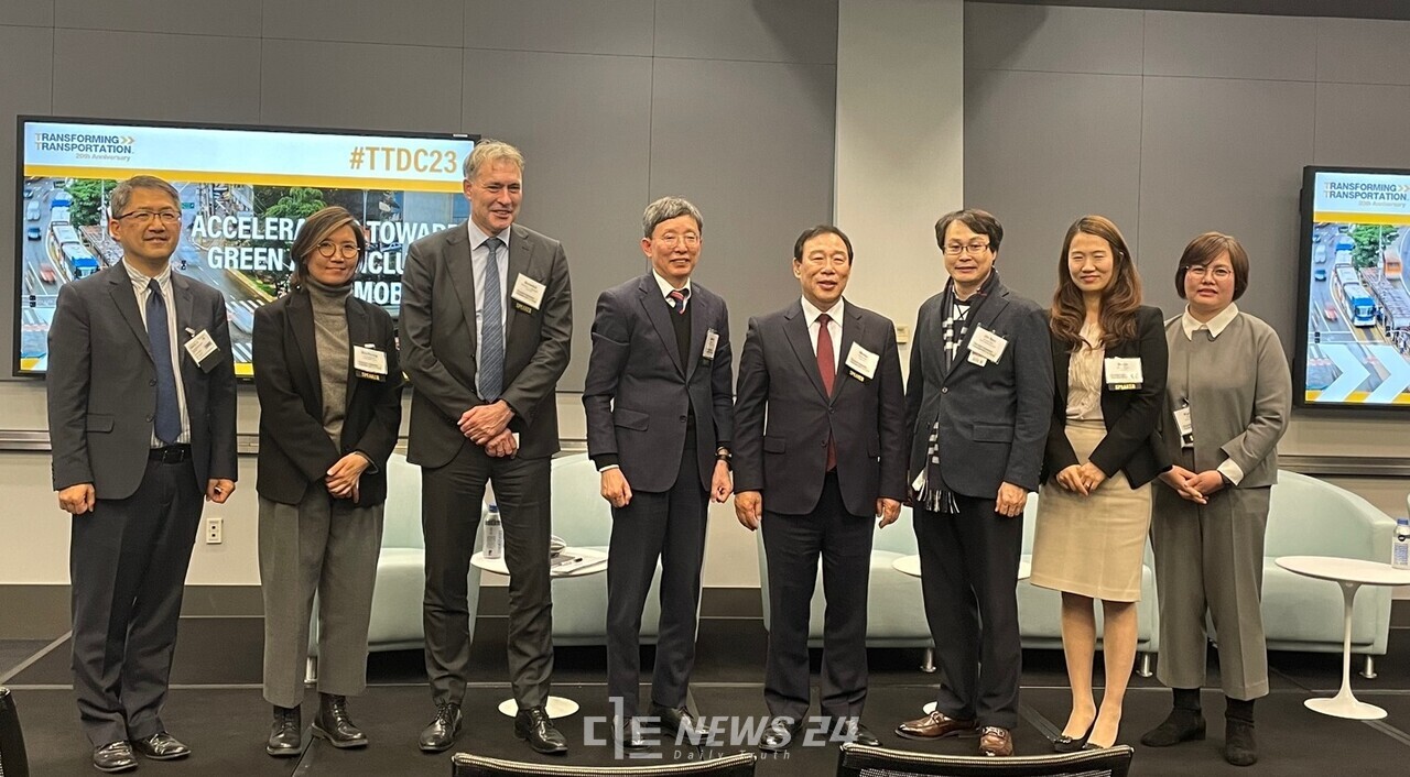 세종시는 이날 포럼에서 한국교통연구원 인사 등과 함께 ‘통합적 교통체계를 위한 수요응답형 교통시스템’ 주제의 세션을 선보였다. 