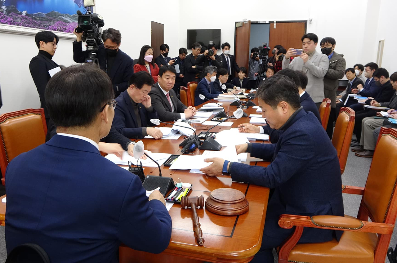 국회 정개특위 정치관계법개선 소위원회 회의 모습. 자료사진. 조해진 정치관계법개선 소위원장 페이스북.