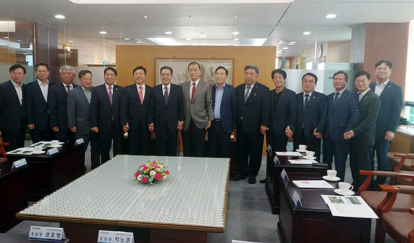 최재구 예산군수 농협중앙회 방문 사진. 예산군 제공.