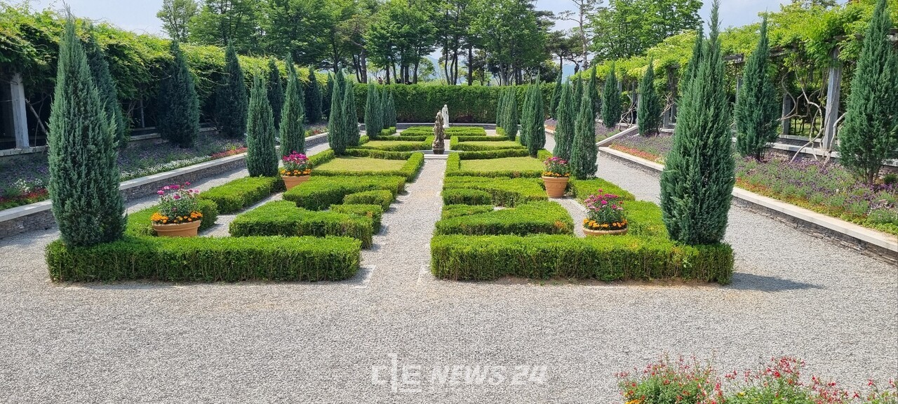 순천만 국가정원 내 동문 국제정원 모습. 이희택 기자.