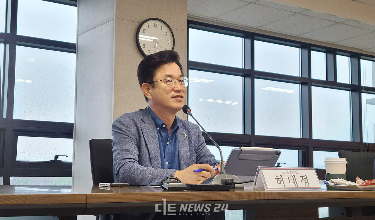 허태정 전 대전시장이 지난 7일 한남대에서 열린 대전환포럼 과학기술 분야 포럼 토론자로 참석해 발표하고 있다. 한지혜 기자.