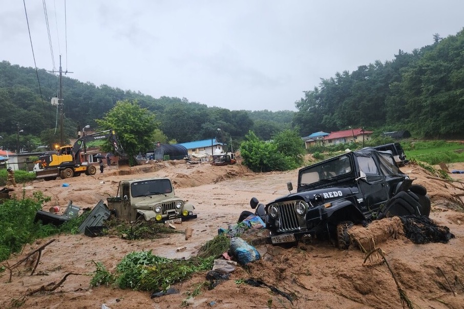 음성군 문암리 산사태 모습. 음성군 제공.