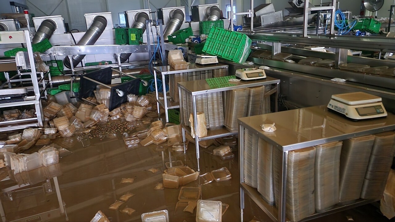 부여 장암면에 위치한 ㈜비이에프부여 기업의 침수 피해 모습. 부여군 제공.