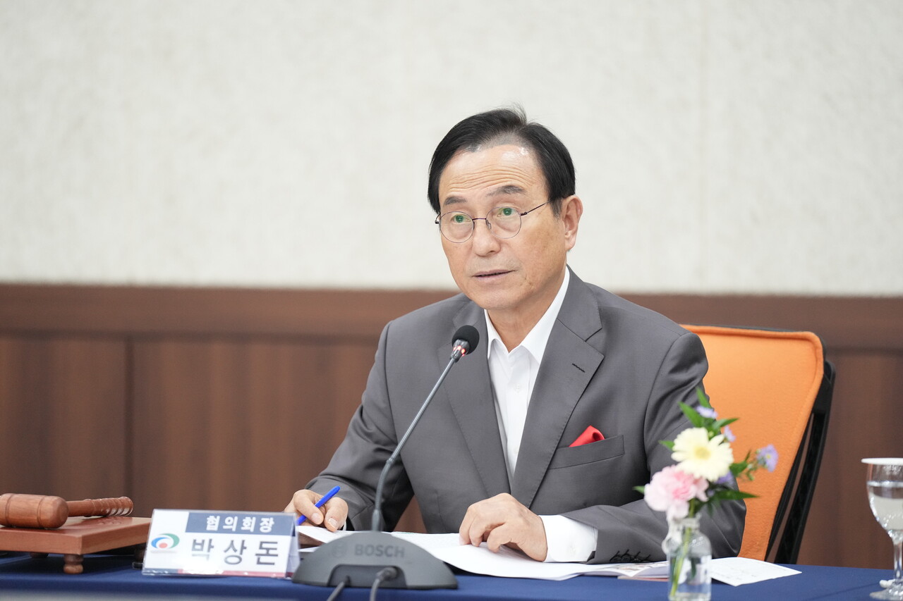 박상돈 천안시장이 28일 태안군청에서 열린 충남시장군수협의회에서 '충남 방문의 해’를 언급하며 “각 지자체만의 차별화된 문화·관광 산업을 통해 ‘관광 붐’에 함께하자”고 독려했다. 천안시 제공.