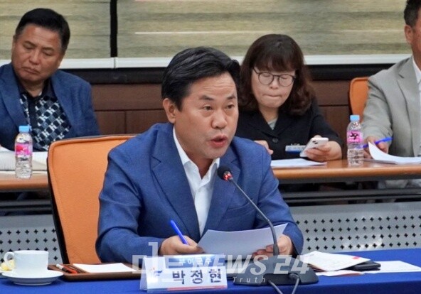 박정현 부여군수가 28일 태안군청에서 열린 충남시장군수협의회에서 수해 피해를 입은 축산농가의 조사, 지원 범위 확대를 건의했다. 김다소미 기자. 