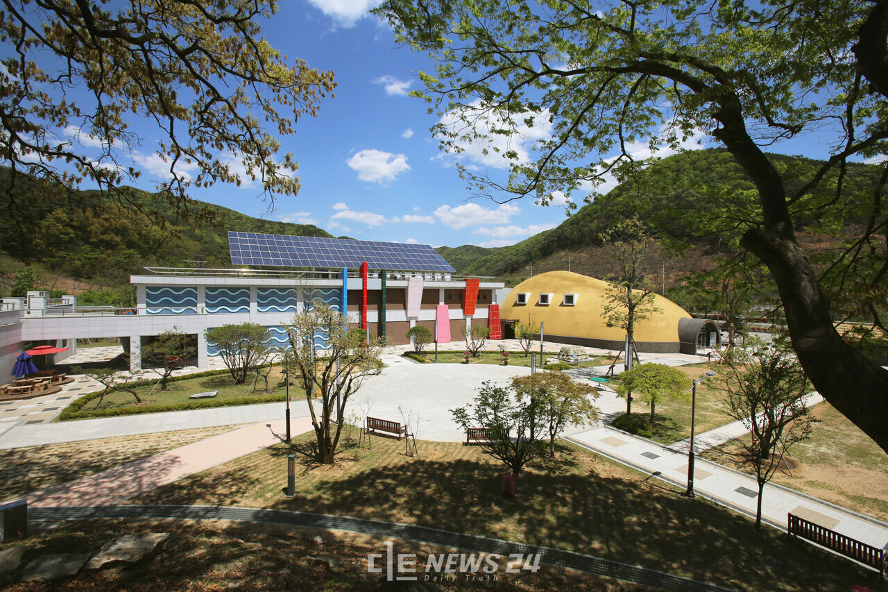 백제문화체험박물관 전경. 