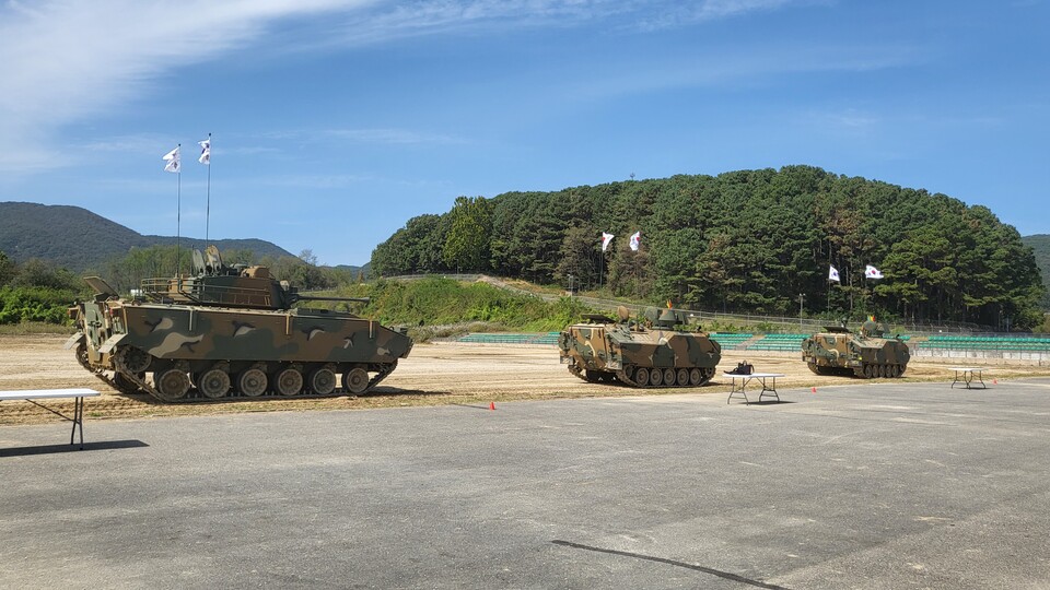 2023계룡군문화축제에서는 관람객들이 직접 군용 장비에 탑승체험을 할 수 있다. 박성원 기자.