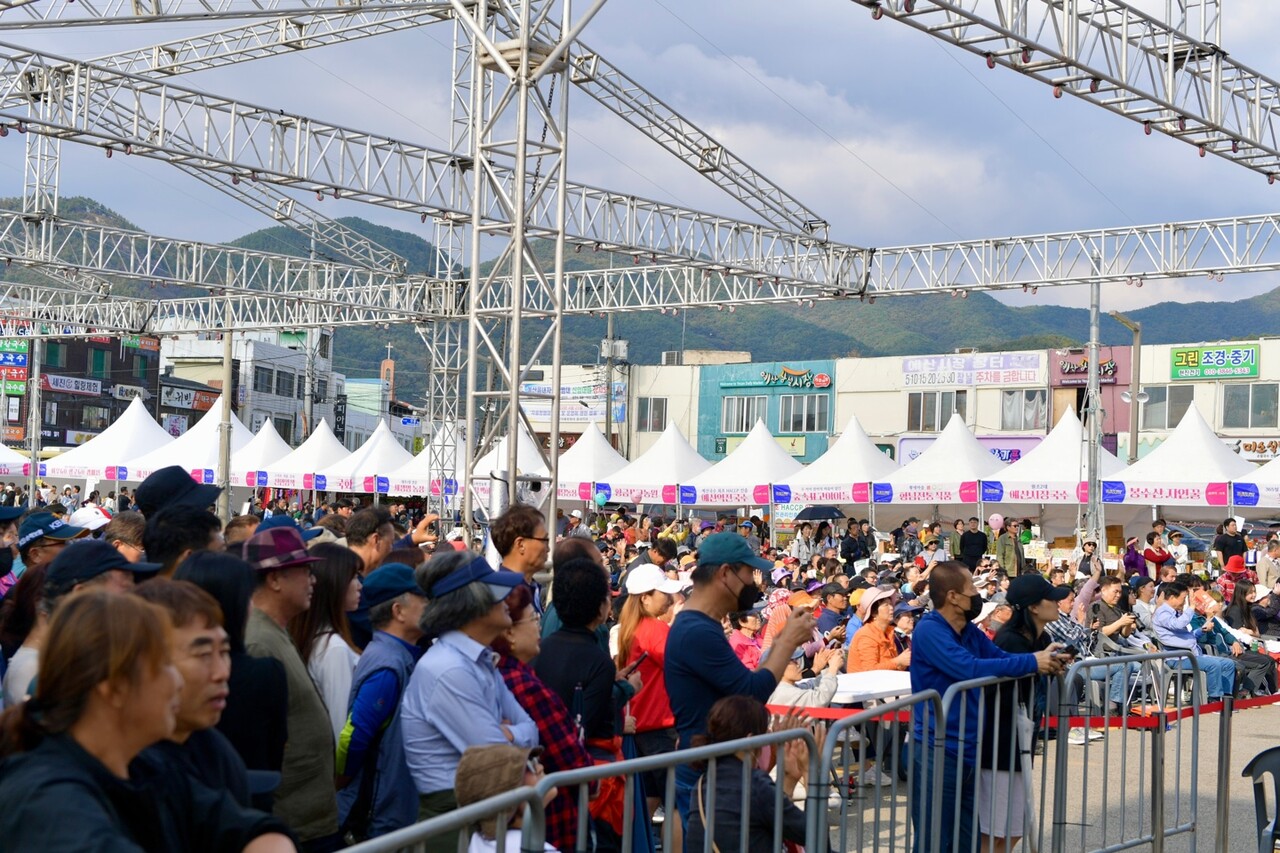 예산삼국축제 현장에 수 많은 인파가 몰려 인기를 실감케 했다. 예산군 제공.