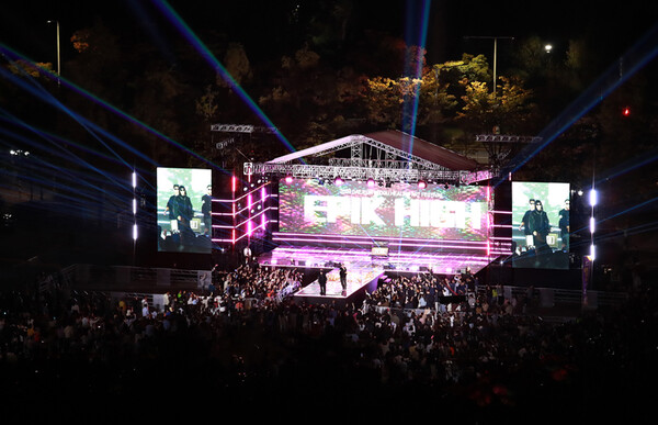 13일 열린 개막식은 유명 가수들이 축하 공연을 통해 분위기를 한껏 고조시켰다. 서구 제공