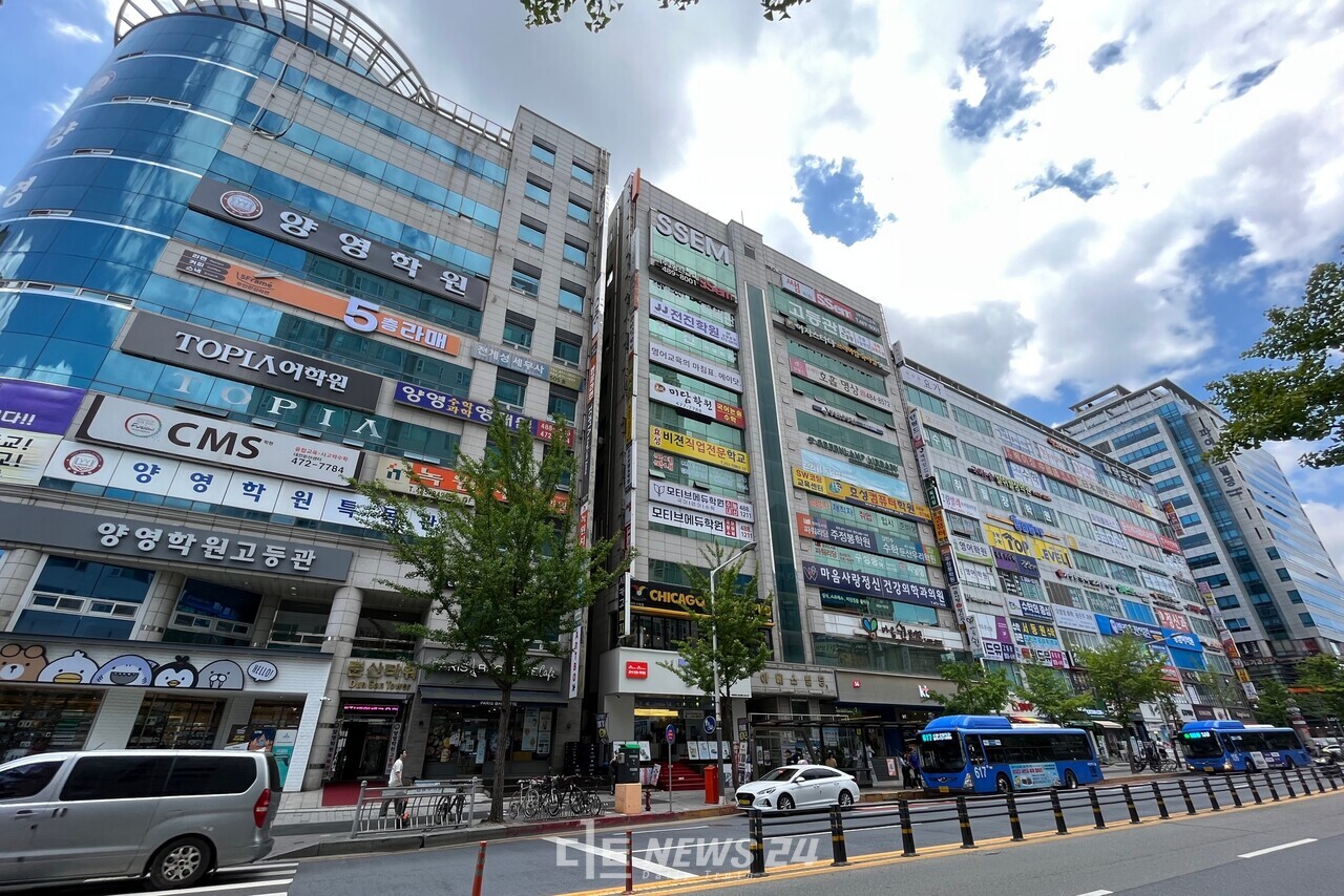 정부가 최근 의대정원 확대를 공식화하자, 대전지역 학교와 학원가가 들썩이고 있다. 구체적인 의대정원 확대 규모와 방식이 정해지지 않았지만, 학원과 학교는 발빠르게 움직이는 모양새다. 자료사진.