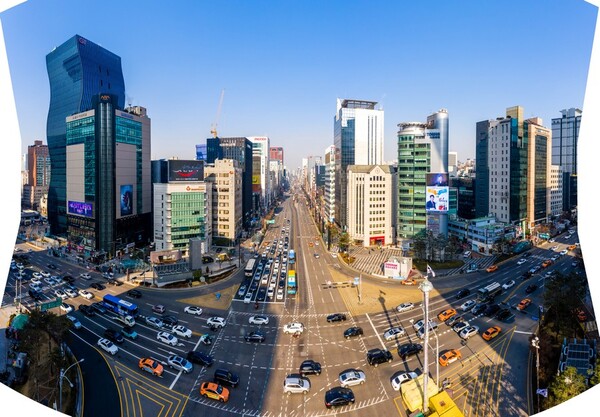 인구 블랙홀로 작용하며 초집중 및 과밀을 가속화하고 있는 서울시. 자료사진. 