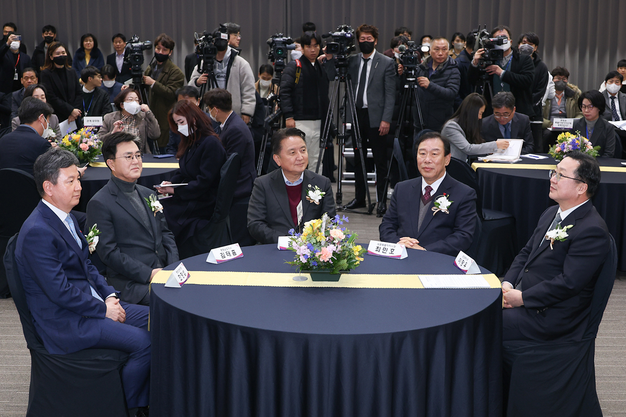 충청권 광역단체가 메가시티 구성을 본격화했다. 특히 지역 광역단체장들은 국가 균형발전의 마중물 역할을 할 ‘충청권 특별지자체 합동추진단’까지 띄우며 적극성을 띠고 있다. 다만, 메가시티 출범까지 필요한 제반 절차를 순조롭게 진행하려면 정치권의 협력이 불가피할 전망이다. 대전시 제공.