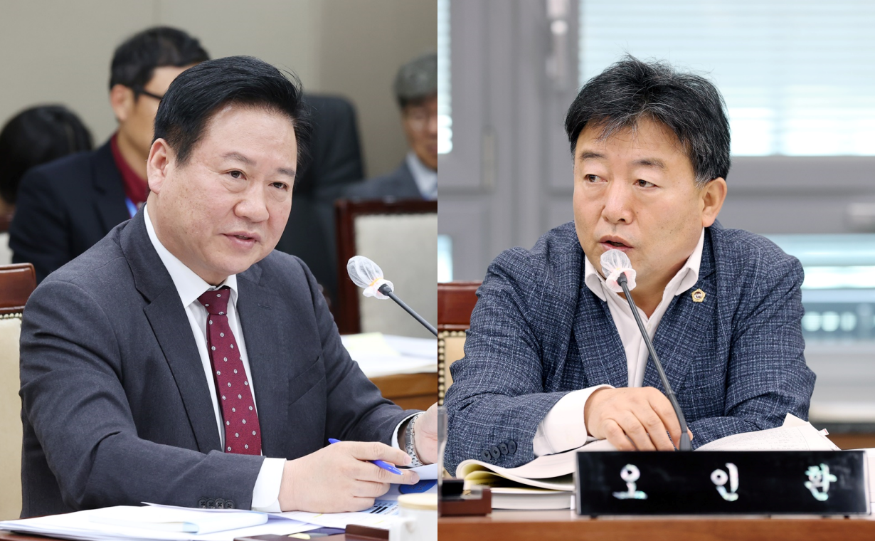 오인환 충남도의원(오른쪽)이 14일 충남도문화관광재단을 상대로 한 행정사무감사에서 서흥식 도 관광재단대표이사에게 백제문화제를 놓고 갈등을 표출한 공주와 부여의 적극적인 중재를 당부했다. 