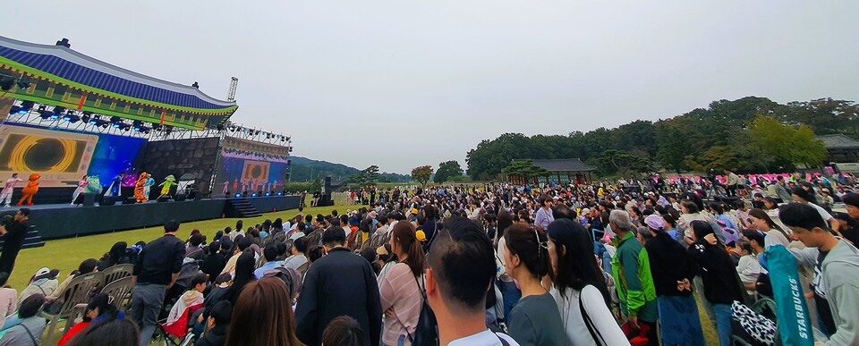 해마다 서산해미읍성축제에 수많은 인파가 몰려 인산인해를 이룬다. 서산시 제공.