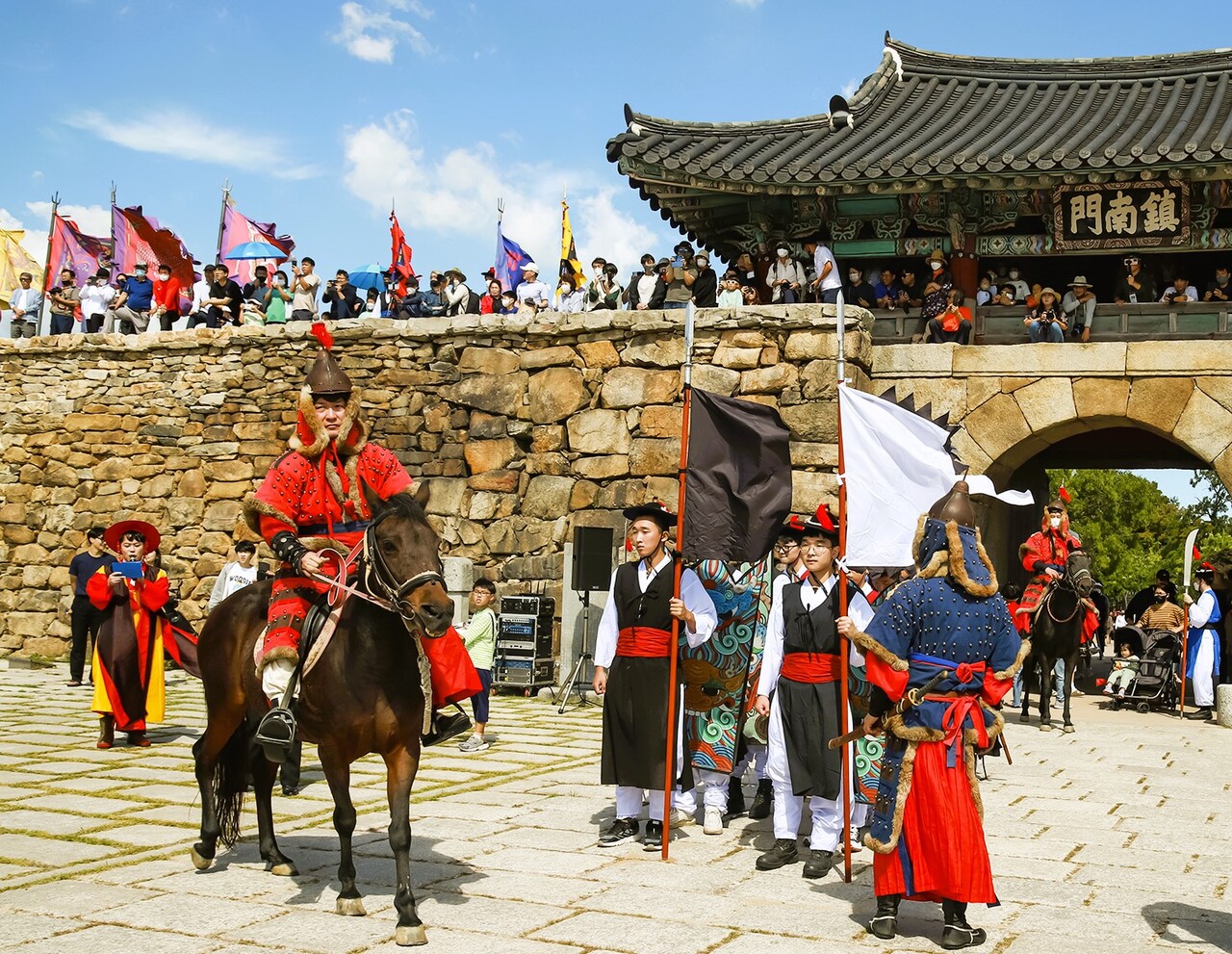 해미읍성 축제 병마절도사 행렬. 서산시 제공.