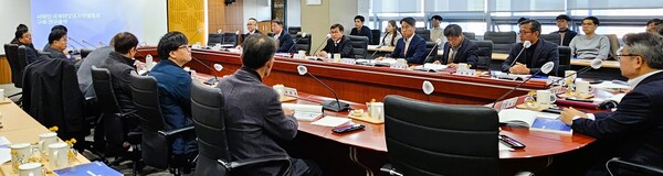 충남도가 7일 도청 중회의실에서 ‘서해안 국제해양레저 관광벨트 구축 연구용역 최종보고회’를 열었다. 충남도 제공.