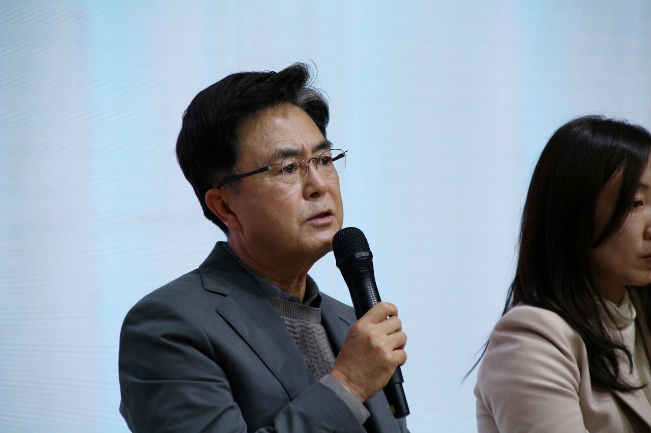 김태흠 충남지사가 윤석열 대통령의 국정운영 방향은 치켜세우고 "국민의 감성적인 부분을 헤아리는 부분은 미숙하고 부족해 보인다"고 평가했다. 김다소미 기자. 