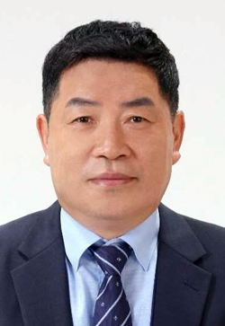 심완보 금산부군수.