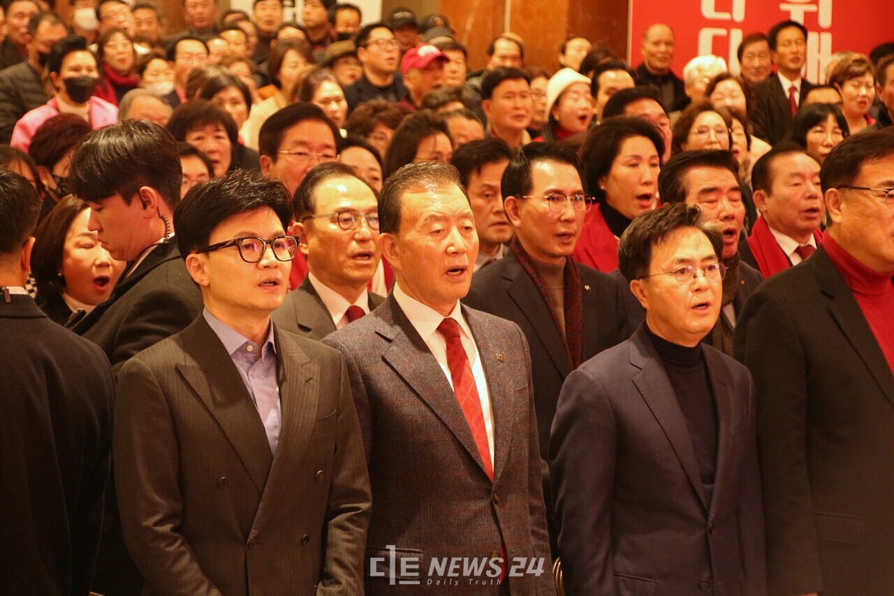 한동훈 비대위원장이(맨 왼쪽) 14일 충남 예산에서 열린 