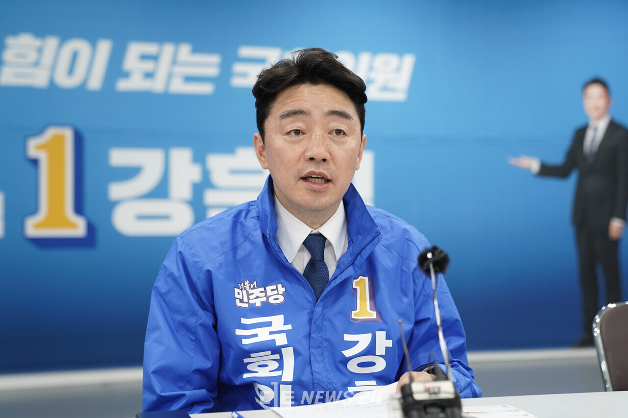 강훈식 국회의원은 7일 기자간담회에서 "3선 의원으로서 균형발전을 가장 큰 화두로 제시할 것"이라며 지방기업 법인세 인하 법안 제정을 공약으로 제시했다. 황재돈 기자. 