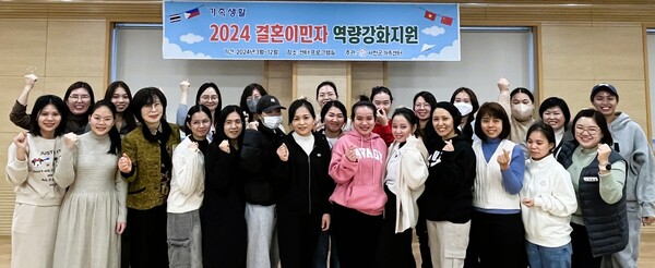 서천군가족센터가 결혼이민자들을 대상으로 한국어 교육을 하고 있다. 서천군 제공.
