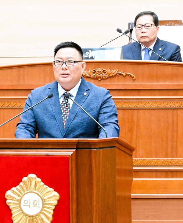 5분발언하는 김충호 의원. 보령시 제공.