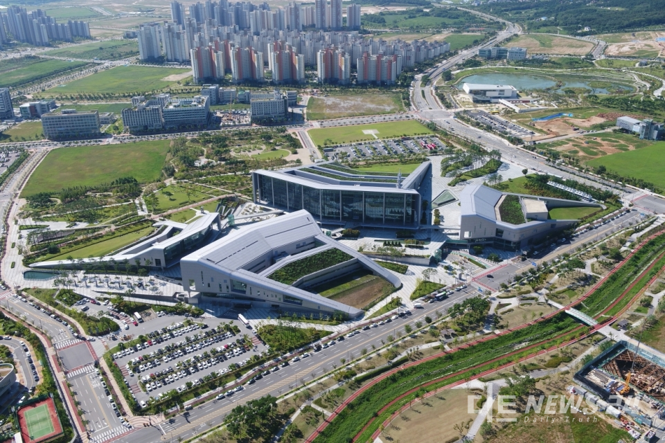 충남도가 내수면 산업 활성화를 위해 2028년까지 1077억 원을 투입한다. 5대 전략 49개 사업을 추진할 계획이다. 자료사진. 