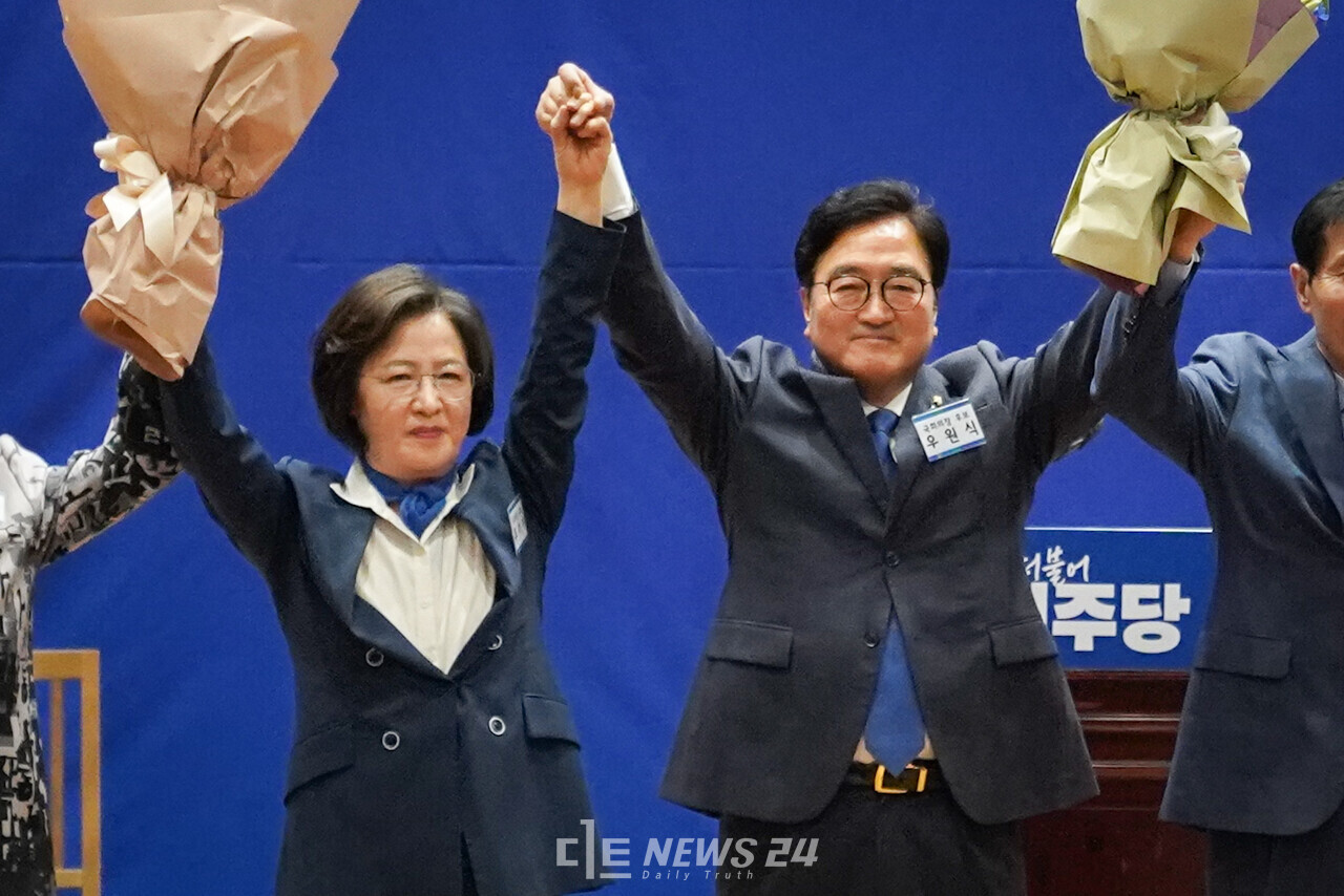 충청권 국회의원들이 ‘추미애 국회의장 대세론’이 꺽인 이유로 이재명 대표 견제와 추 당선인의 선굵은 강경노선을 지목했다. 