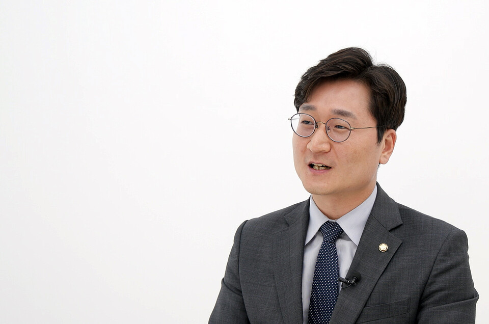 ​22대 총선에서 당선된 장철민 국회의원(민주, 대전 동구). 최찬룡 PD. 